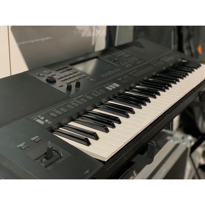 Synthétiseur d'occasion YAMAHA PSR SR700 - Macca Music