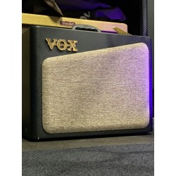 OCCASION VOX AV15